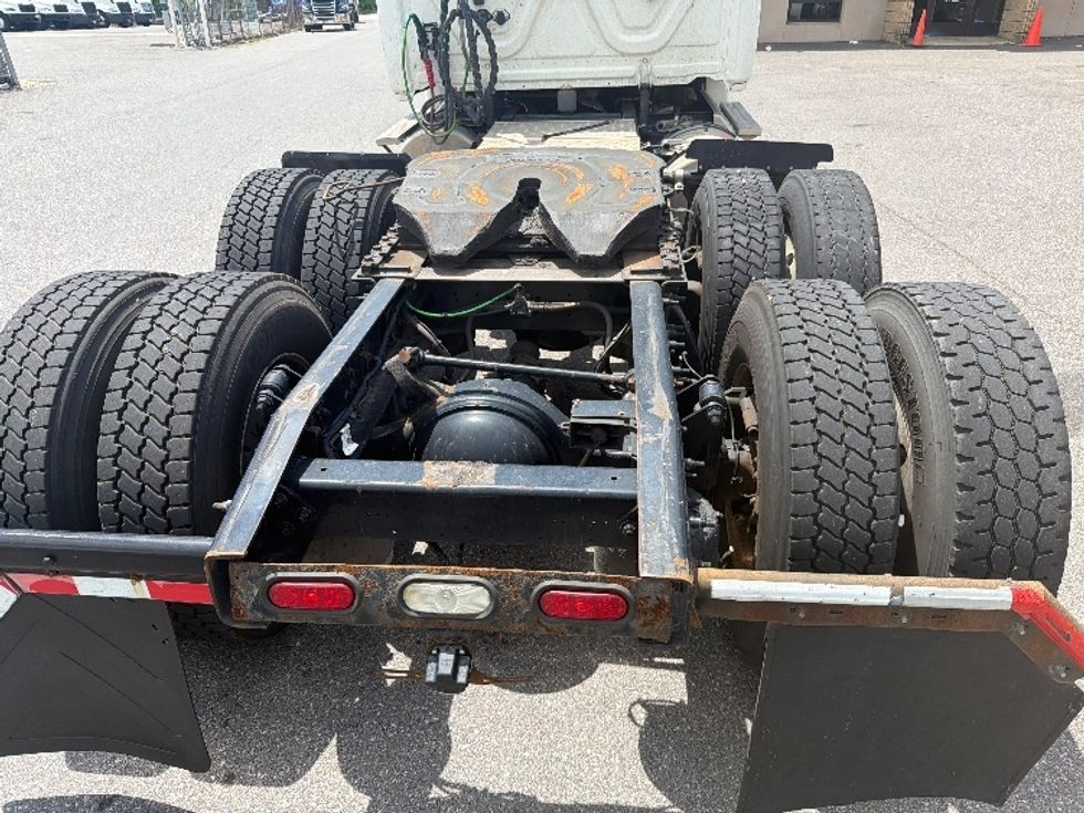 Day Cab Tractor-Heavy Duty Tractors-Freightliner-2019-Cascadia 12564ST-Capitol Heights-MD-245,560\n\t\tmiles-$ 45,250 - Image 6