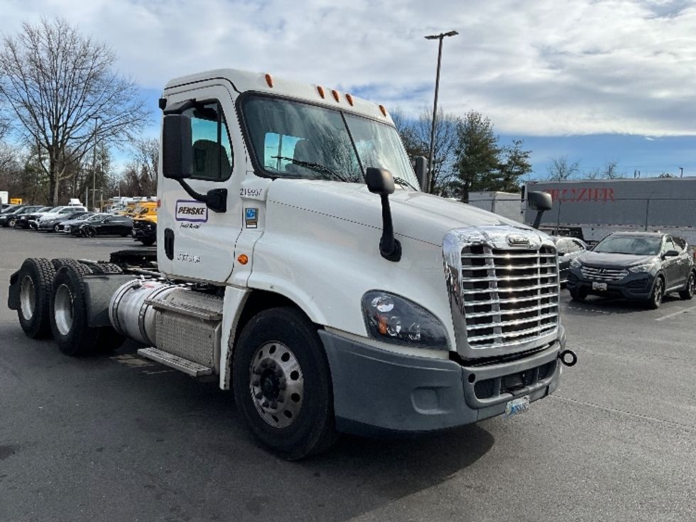 Day Cab Tractor-Heavy Duty Tractors-Freightliner-2019-Cascadia 12564ST-Capitol Heights-MD-256,208\n\t\tmiles-$ 43,500 - Image 1