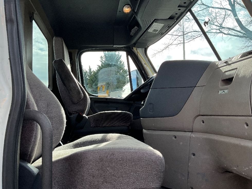 Day Cab Tractor-Heavy Duty Tractors-Freightliner-2019-Cascadia 12564ST-Capitol Heights-MD-256,208\n\t\tmiles-$ 43,500 - Image 12