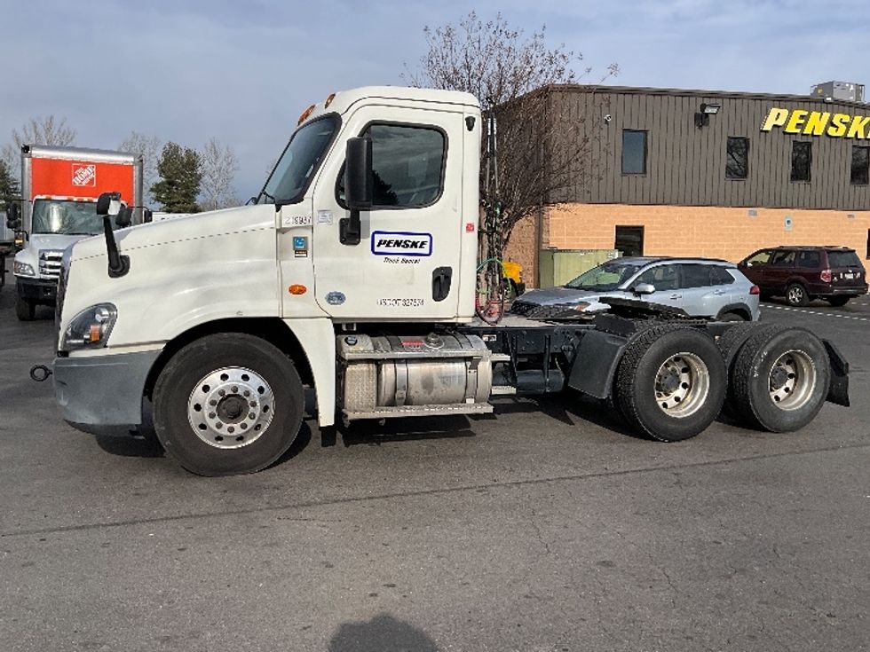 Day Cab Tractor-Heavy Duty Tractors-Freightliner-2019-Cascadia 12564ST-Capitol Heights-MD-256,208\n\t\tmiles-$ 43,500 - Image 4