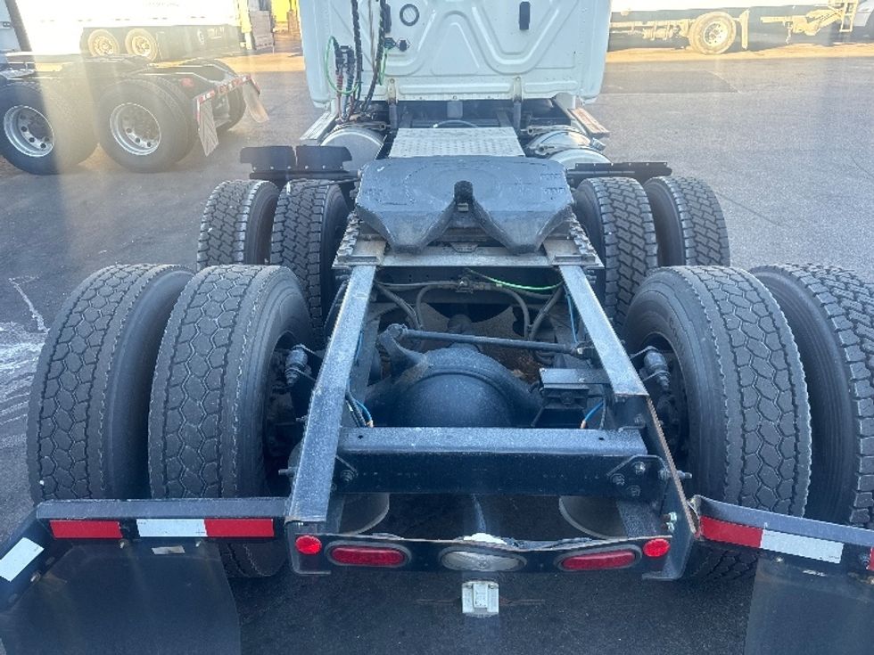 Day Cab Tractor-Heavy Duty Tractors-Freightliner-2019-Cascadia 12564ST-Capitol Heights-MD-268,952\n\t\tmiles-$ 43,000 - Image 6