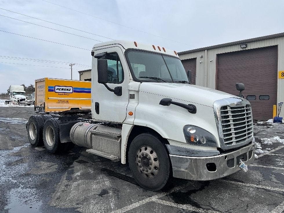 Day Cab Tractor-Heavy Duty Tractors-Freightliner-2019-Cascadia 12564ST-Capitol Heights-MD-273,328\n\t\tmiles-$ 41,750 - Image 1