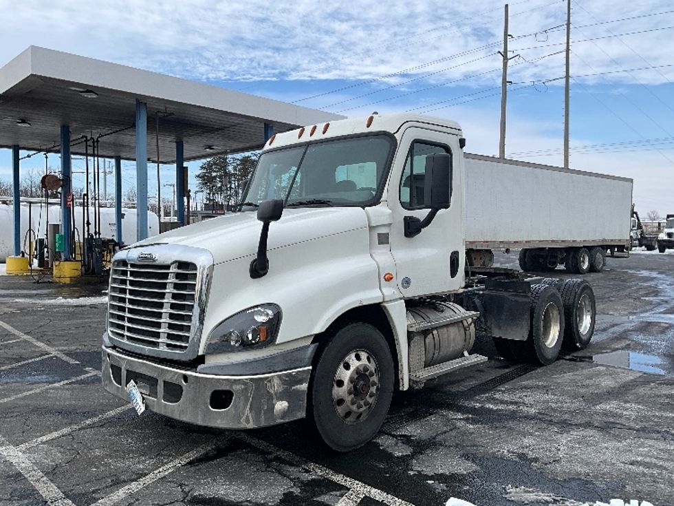 Day Cab Tractor-Heavy Duty Tractors-Freightliner-2019-Cascadia 12564ST-Capitol Heights-MD-273,328\n\t\tmiles-$ 41,750 - Image 3
