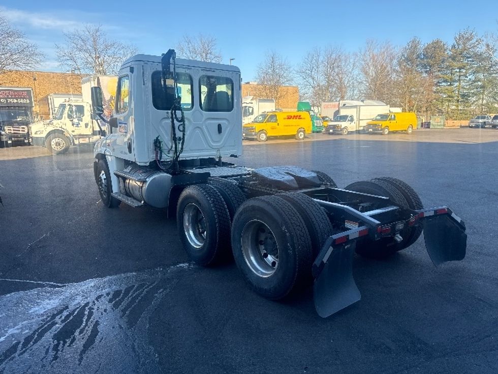 Day Cab Tractor-Heavy Duty Tractors-Freightliner-2019-Cascadia 12564ST-Capitol Heights-MD-274,219\n\t\tmiles-$ 42,750 - Image 5
