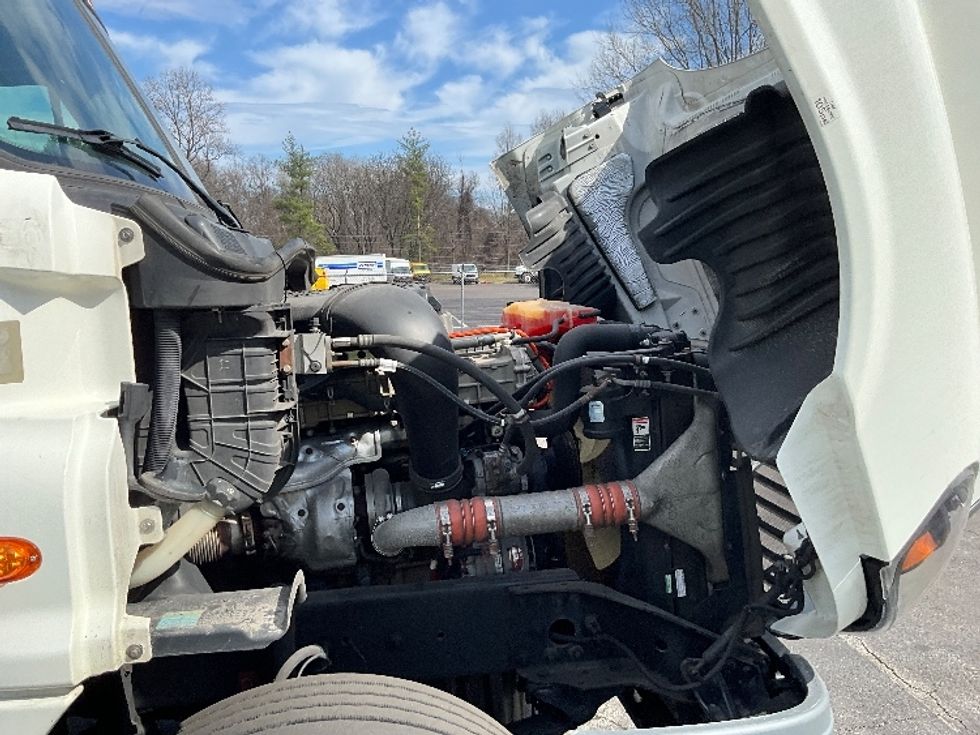 Day Cab Tractor-Heavy Duty Tractors-Freightliner-2019-Cascadia 12564ST-Capitol Heights-MD-282,711\n\t\tmiles-$ 41,250 - Image 15