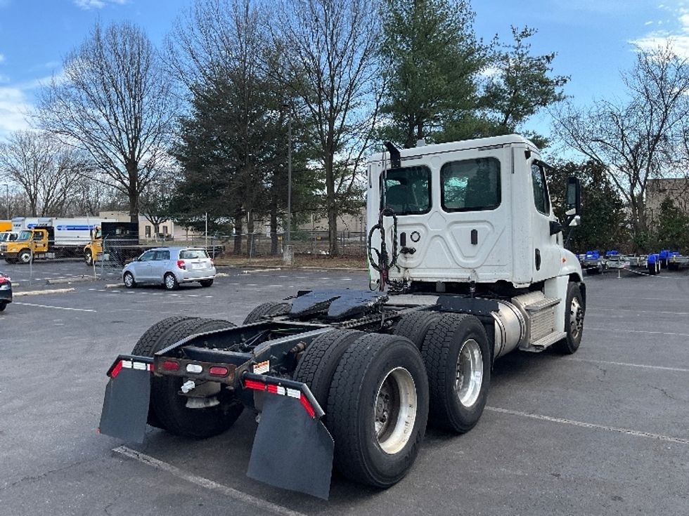 Day Cab Tractor-Heavy Duty Tractors-Freightliner-2019-Cascadia 12564ST-Capitol Heights-MD-282,711\n\t\tmiles-$ 41,250 - Image 7