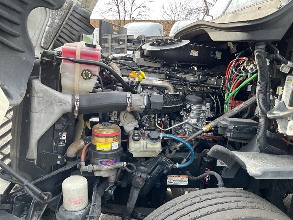 Day Cab Tractor-Heavy Duty Tractors-Freightliner-2019-Cascadia 12564ST-Capitol Heights-MD-288,000\n\t\tmiles-$ 41,000 - Image 16