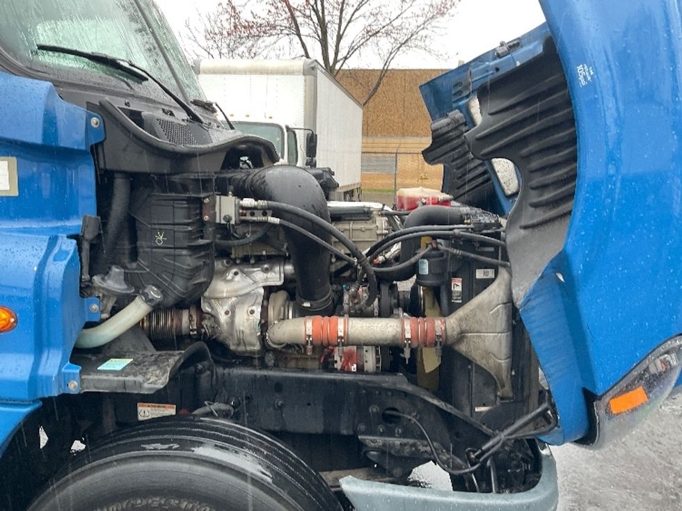 Day Cab Tractor-Heavy Duty Tractors-Freightliner-2019-Cascadia 12564ST-Capitol Heights-MD-402,486\n\t\tmiles-$ 41,250 - Image 15