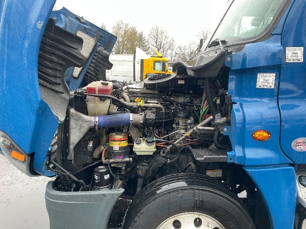 Day Cab Tractor-Heavy Duty Tractors-Freightliner-2019-Cascadia 12564ST-Capitol Heights-MD-402,486\n\t\tmiles-$ 41,250 - Image 16