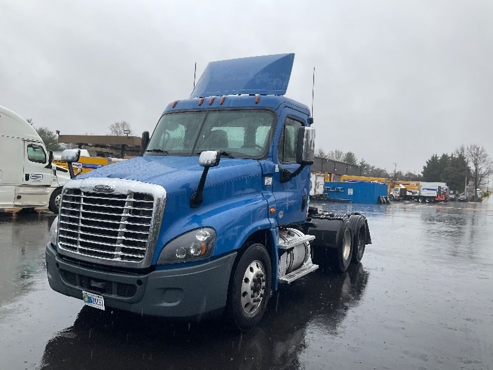 Day Cab Tractor-Heavy Duty Tractors-Freightliner-2019-Cascadia 12564ST-Capitol Heights-MD-402,486\n\t\tmiles-$ 41,250 - Image 3