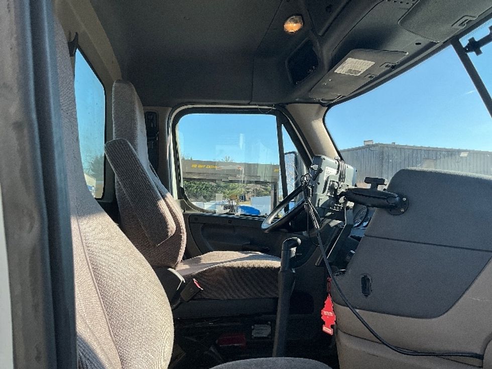 Day Cab Tractor-Heavy Duty Tractors-Freightliner-2019-Cascadia 12564ST-Capitol Heights-MD-507,417\n\t\tmiles-$ 34,750 - Image 14