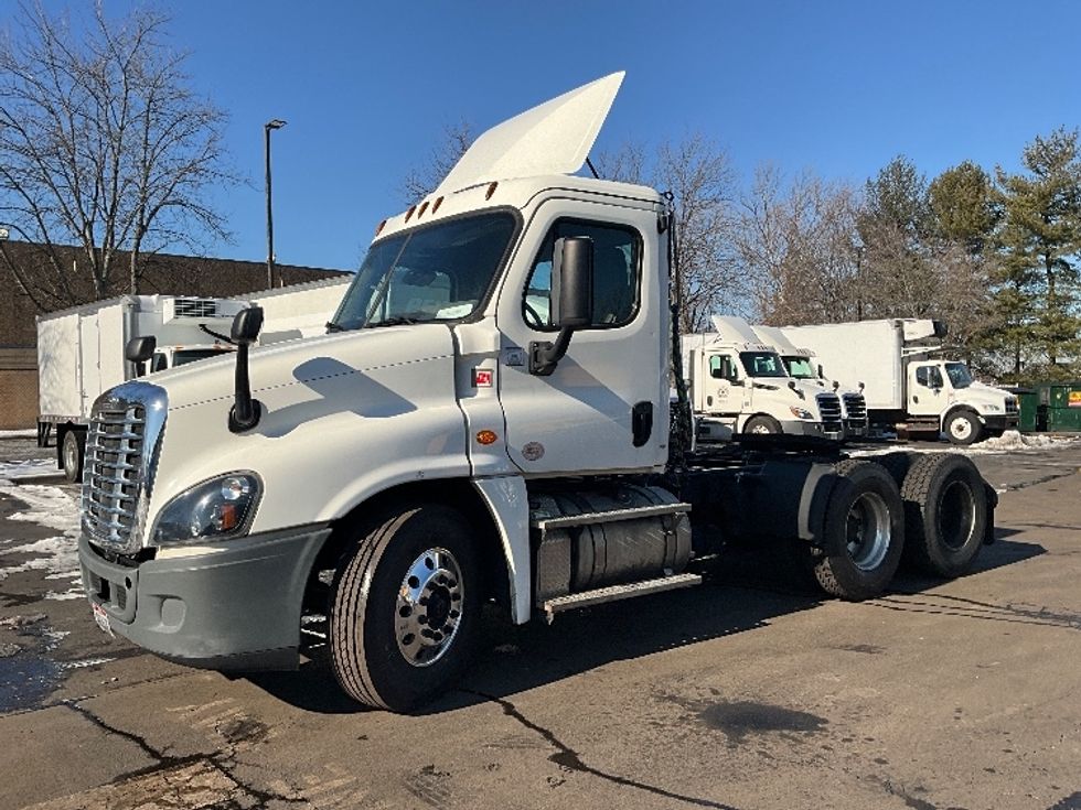 Day Cab Tractor-Heavy Duty Tractors-Freightliner-2019-Cascadia 12564ST-Capitol Heights-MD-507,417\n\t\tmiles-$ 34,750 - Image 3