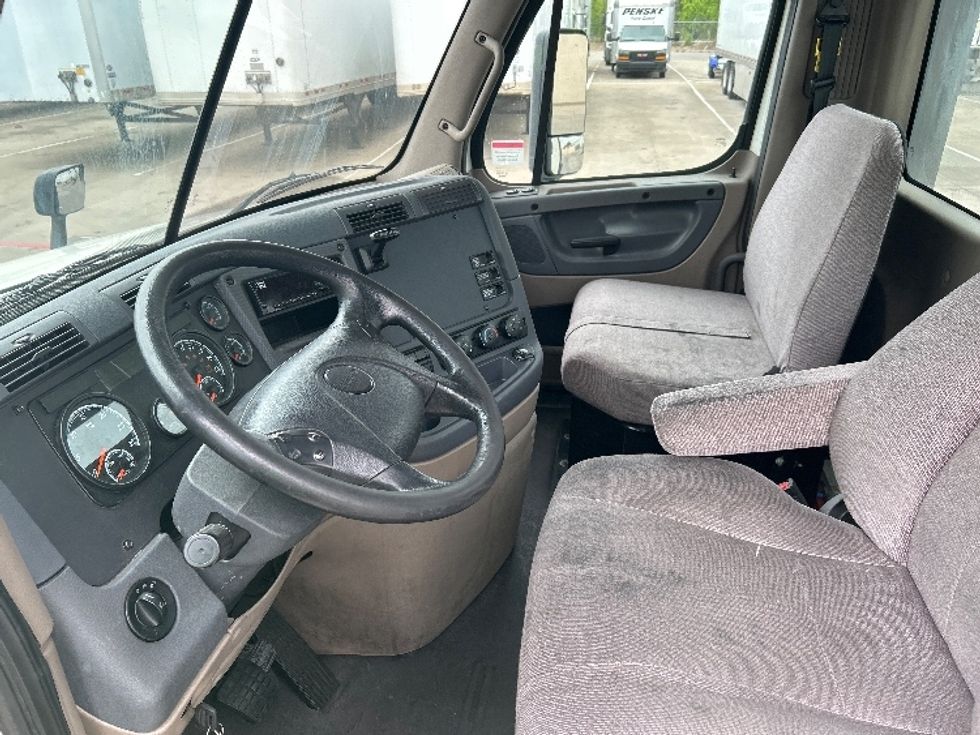 Day Cab Tractor-Heavy Duty Tractors-Freightliner-2019-Cascadia 12564ST-Carrollton-TX-401,988\n\t\tmiles-$ 40,500 - Image 10