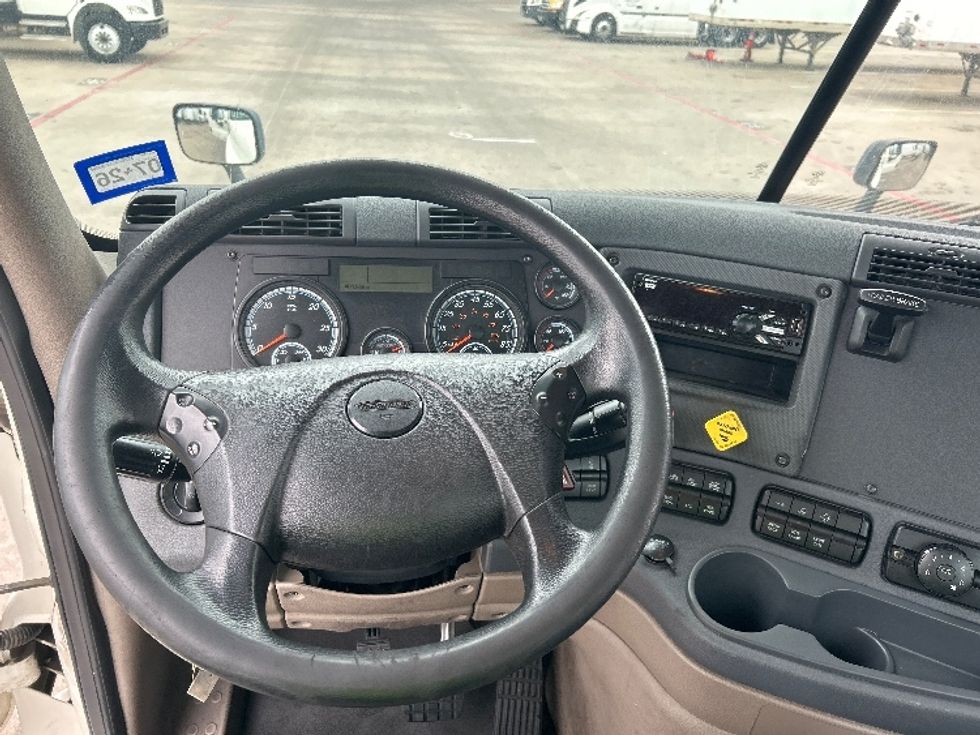 Day Cab Tractor-Heavy Duty Tractors-Freightliner-2019-Cascadia 12564ST-Carrollton-TX-401,988\n\t\tmiles-$ 40,500 - Image 11