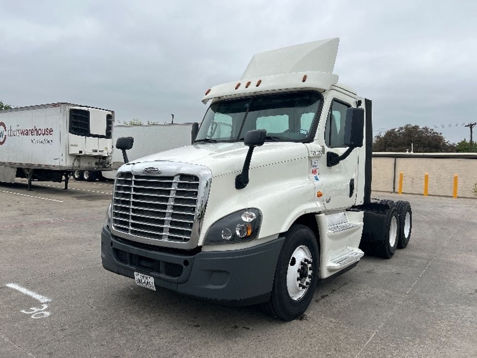 Day Cab Tractor-Heavy Duty Tractors-Freightliner-2019-Cascadia 12564ST-Carrollton-TX-401,988\n\t\tmiles-$ 40,500 - Image 3
