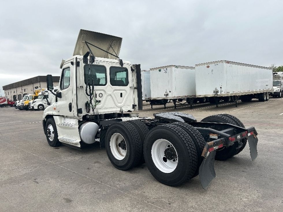 Day Cab Tractor-Heavy Duty Tractors-Freightliner-2019-Cascadia 12564ST-Carrollton-TX-401,988\n\t\tmiles-$ 40,500 - Image 5