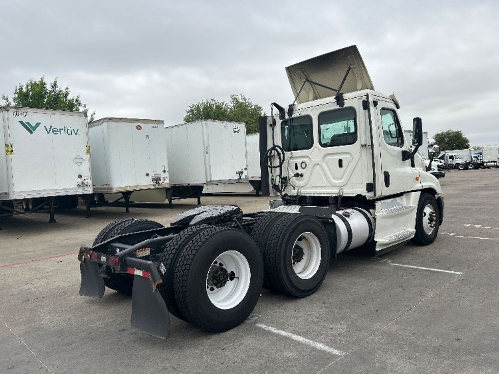 Day Cab Tractor-Heavy Duty Tractors-Freightliner-2019-Cascadia 12564ST-Carrollton-TX-401,988\n\t\tmiles-$ 40,500 - Image 7