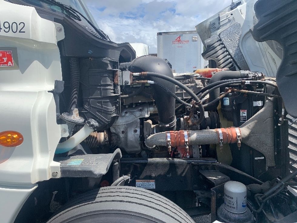 Day Cab Tractor-Heavy Duty Tractors-Freightliner-2019-Cascadia 12564ST-Charlotte-NC-364,960\n\t\tmiles-$ 56,750 - Image 15