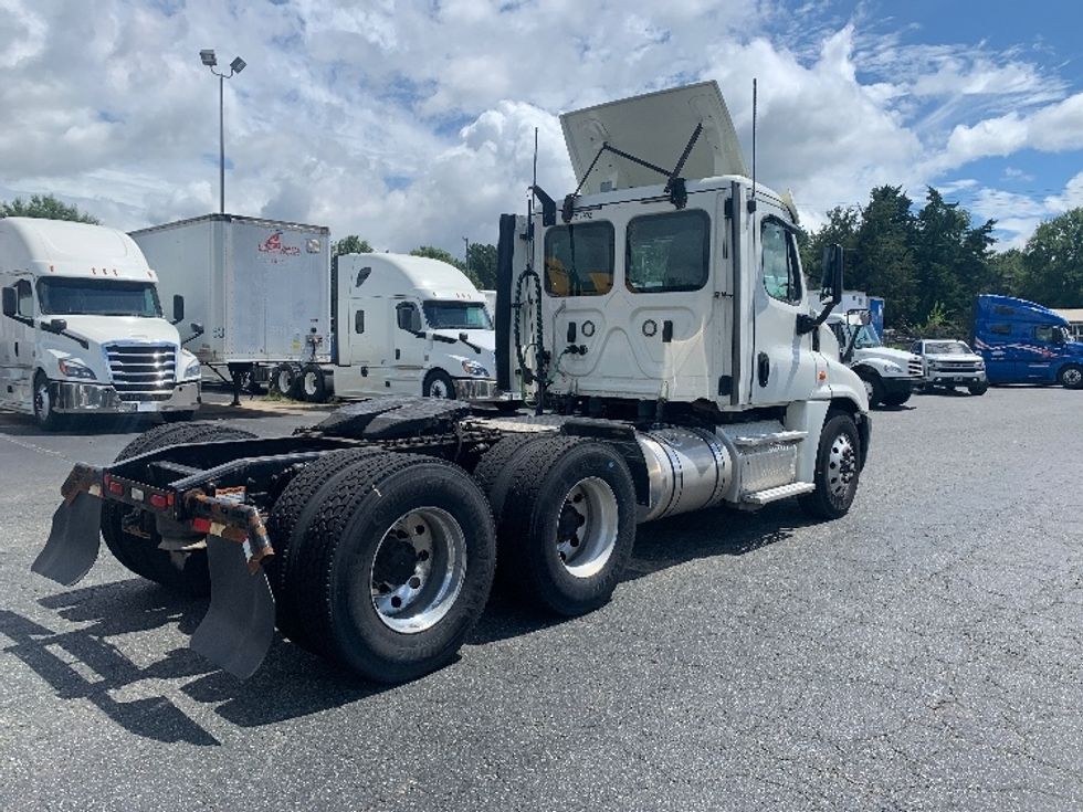 Day Cab Tractor-Heavy Duty Tractors-Freightliner-2019-Cascadia 12564ST-Charlotte-NC-364,960\n\t\tmiles-$ 56,750 - Image 7
