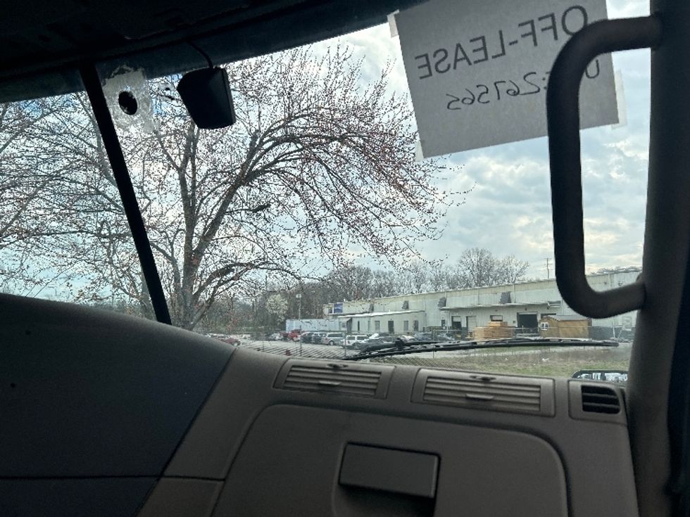 Day Cab Tractor-Heavy Duty Tractors-Freightliner-2019-Cascadia 12564ST-Chattanooga-TN-493,076\n\t\tmiles-$ 31,500 - Image 13