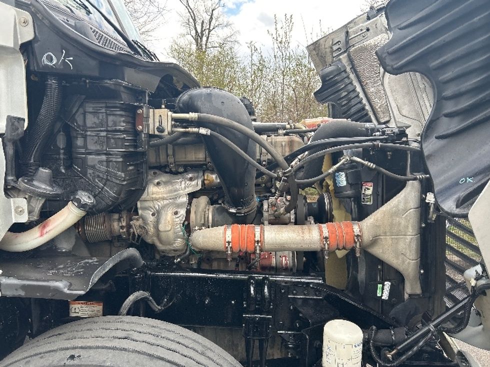 Day Cab Tractor-Heavy Duty Tractors-Freightliner-2019-Cascadia 12564ST-Chattanooga-TN-493,076\n\t\tmiles-$ 31,500 - Image 15