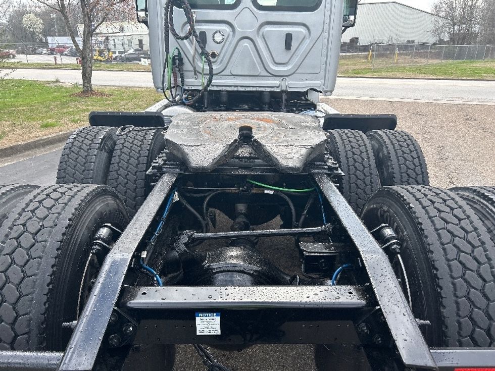 Day Cab Tractor-Heavy Duty Tractors-Freightliner-2019-Cascadia 12564ST-Chattanooga-TN-493,076\n\t\tmiles-$ 31,500 - Image 6