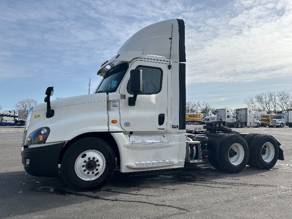 2019 Freightliner Cascadia 125" Sleeper Cab photo 4