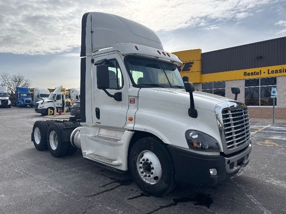 Day Cab Tractor-Heavy Duty Tractors-Freightliner-2019-Cascadia 12564ST-Chicago (Chicago Ridge)-IL-251,734\n\t\tmiles-$ 52,000 - Image 1