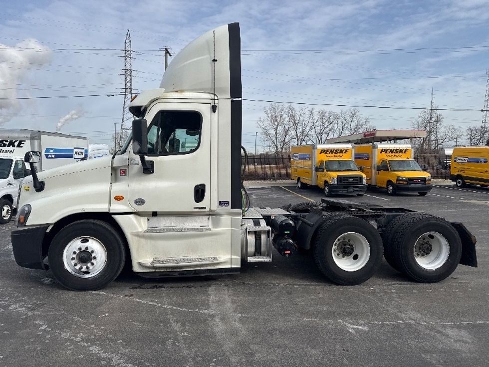 Day Cab Tractor-Heavy Duty Tractors-Freightliner-2019-Cascadia 12564ST-Chicago (Chicago Ridge)-IL-251,734\n\t\tmiles-$ 52,000 - Image 4