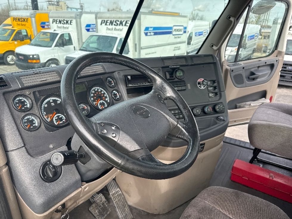 Day Cab Tractor-Heavy Duty Tractors-Freightliner-2019-Cascadia 12564ST-Chicago (Chicago Ridge)-IL-251,734\n\t\tmiles-$ 52,000 - Image 10