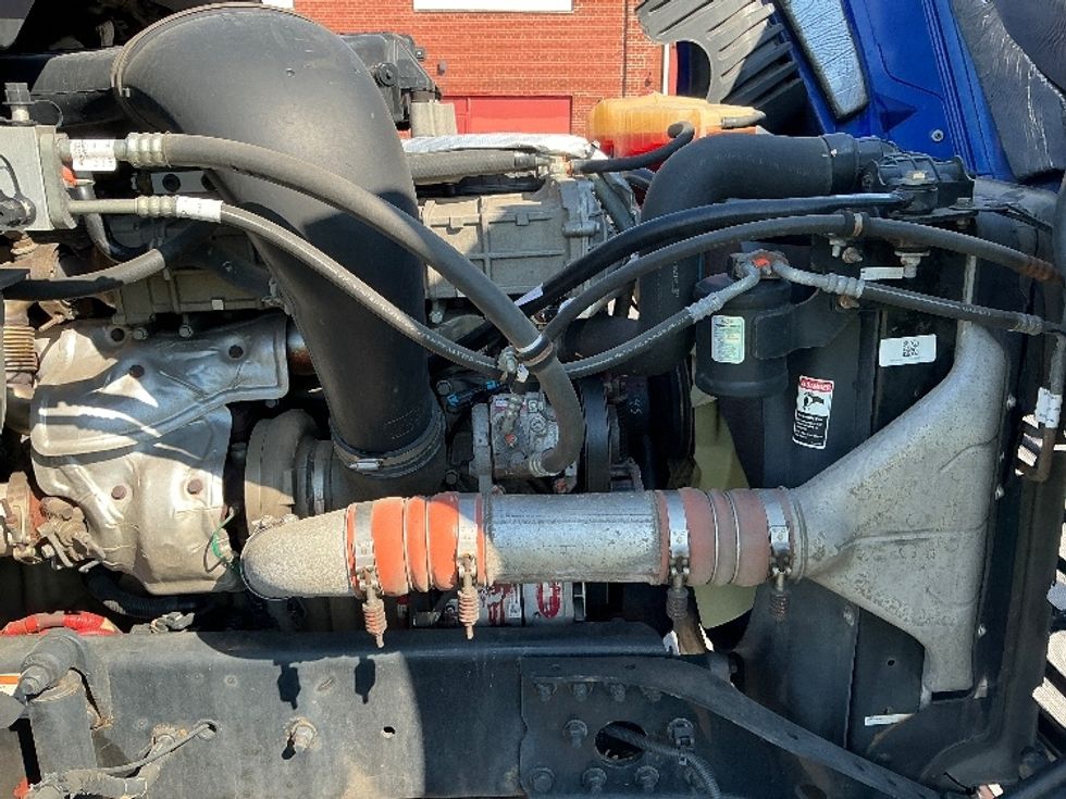 Day Cab Tractor-Heavy Duty Tractors-Freightliner-2019-Cascadia 12564ST-Chicopee-MA-150,526\n\t\tmiles-$ 44,250 - Image 15