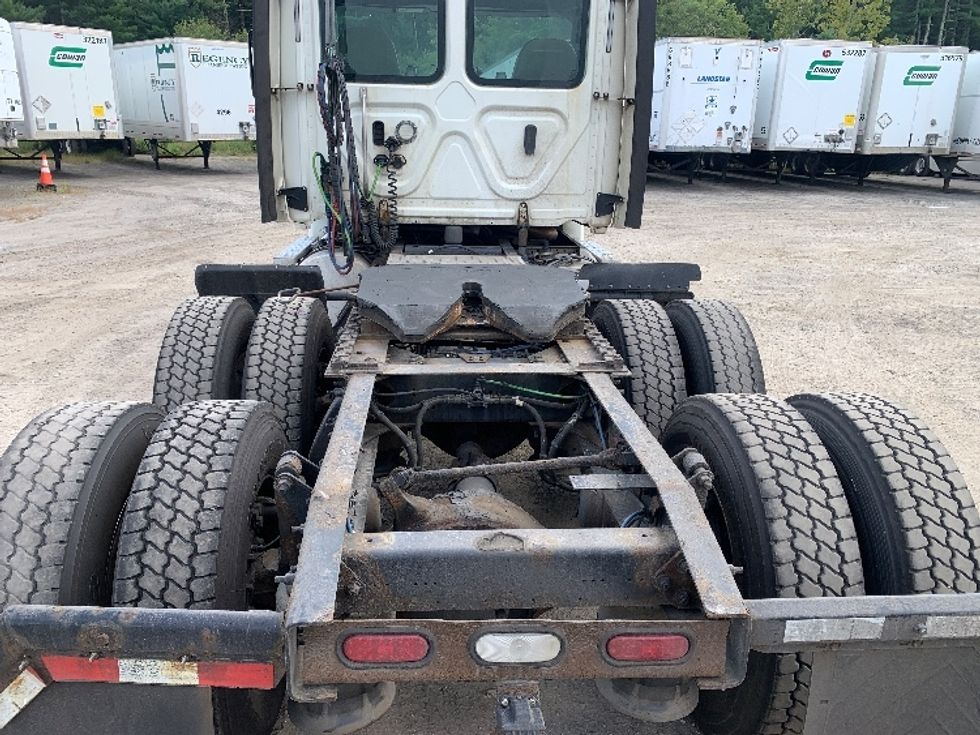 Day Cab Tractor-Heavy Duty Tractors-Freightliner-2019-Cascadia 12564ST-Chicopee-MA-489,076\n\t\tmiles-$ 28,500 - Image 6