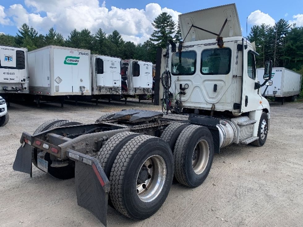 Day Cab Tractor-Heavy Duty Tractors-Freightliner-2019-Cascadia 12564ST-Chicopee-MA-489,076\n\t\tmiles-$ 28,500 - Image 7