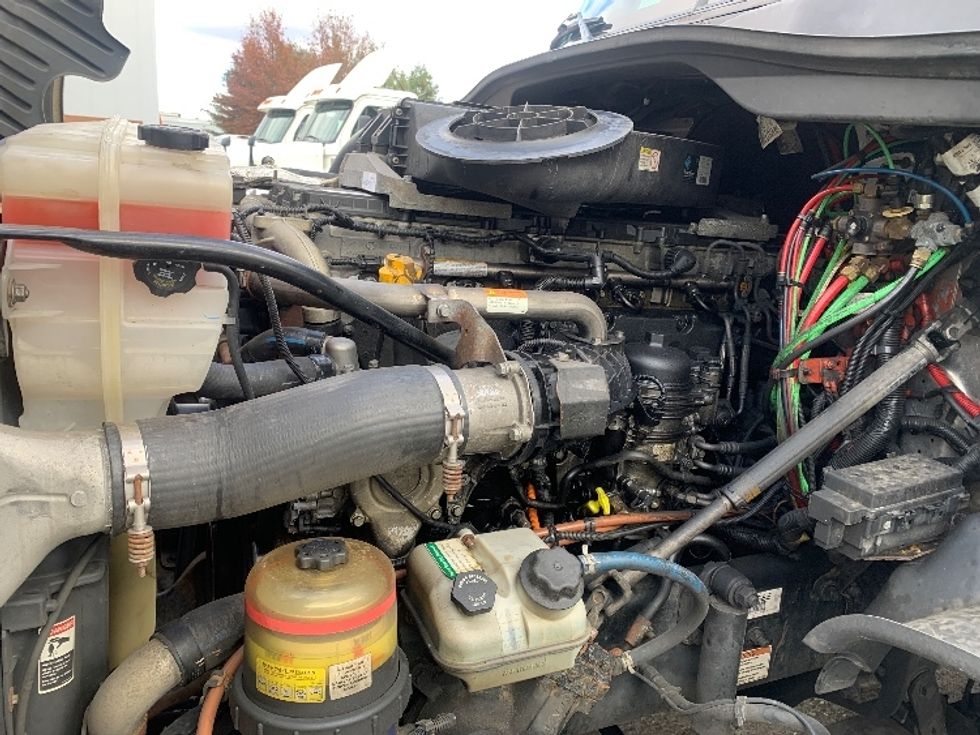 Day Cab Tractor-Heavy Duty Tractors-Freightliner-2019-Cascadia 12564ST-Chicopee-MA-501,612\n\t\tmiles-$ 27,500 - Image 16