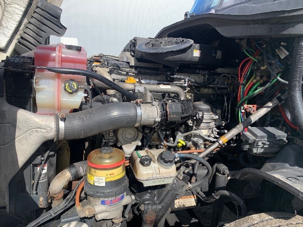 Day Cab Tractor-Heavy Duty Tractors-Freightliner-2019-Cascadia 12564ST-Chicopee-MA-505,703\n\t\tmiles-$ 27,250 - Image 16