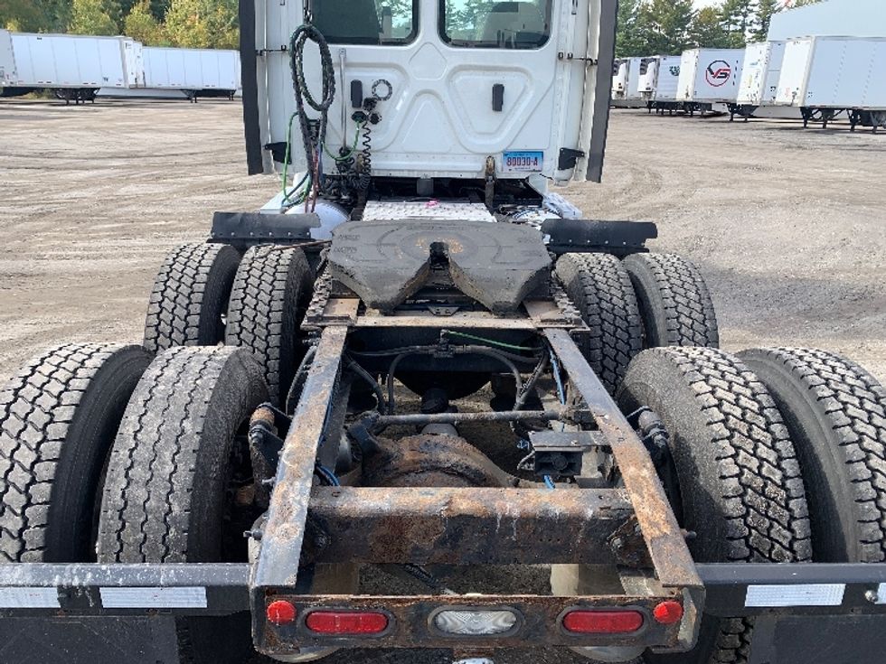 Day Cab Tractor-Heavy Duty Tractors-Freightliner-2019-Cascadia 12564ST-Chicopee-MA-505,703\n\t\tmiles-$ 27,250 - Image 6
