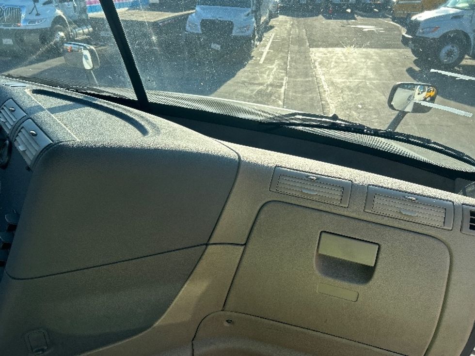 Day Cab Tractor-Heavy Duty Tractors-Freightliner-2019-Cascadia 12564ST-City Of Industry-CA-228,780\n\t\tmiles-$ 49,250 - Image 13