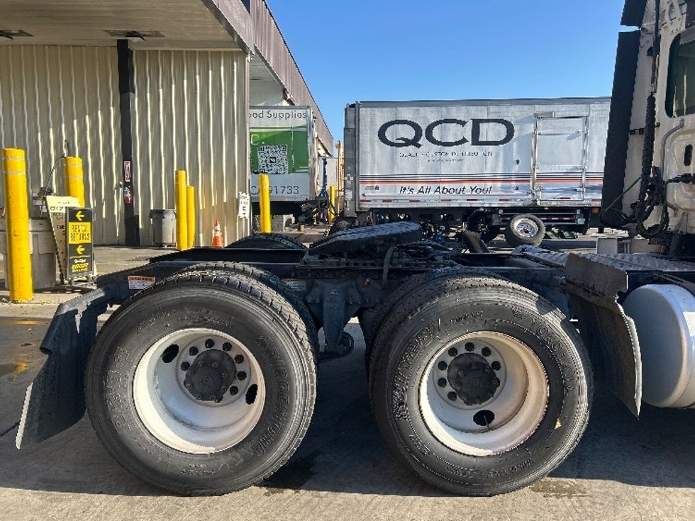 Day Cab Tractor-Heavy Duty Tractors-Freightliner-2019-Cascadia 12564ST-City Of Industry-CA-228,780\n\t\tmiles-$ 49,250 - Image 18