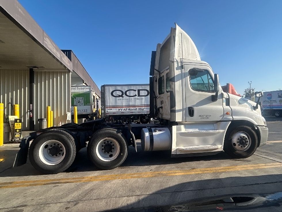 Day Cab Tractor-Heavy Duty Tractors-Freightliner-2019-Cascadia 12564ST-City Of Industry-CA-228,780\n\t\tmiles-$ 49,250 - Image 7