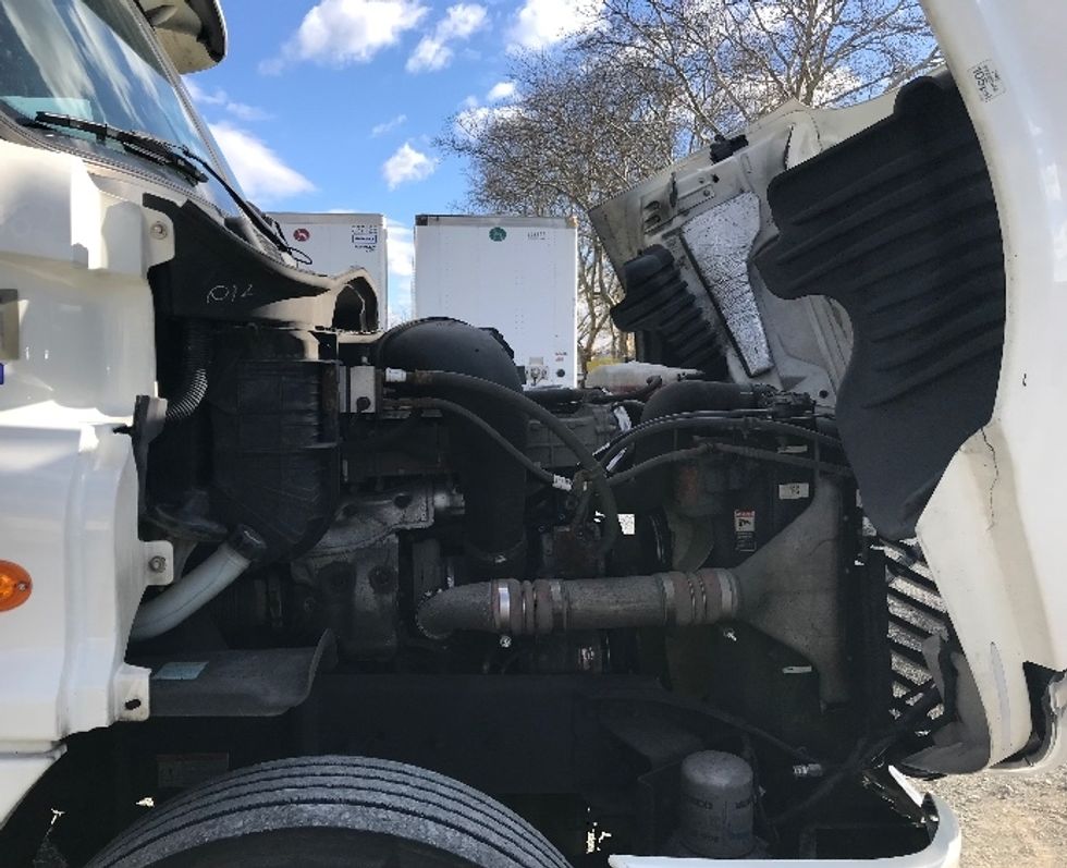 Day Cab Tractor-Heavy Duty Tractors-Freightliner-2019-Cascadia 12564ST-Cleona-PA-483,668\n\t\tmiles-$ 33,500 - Image 15