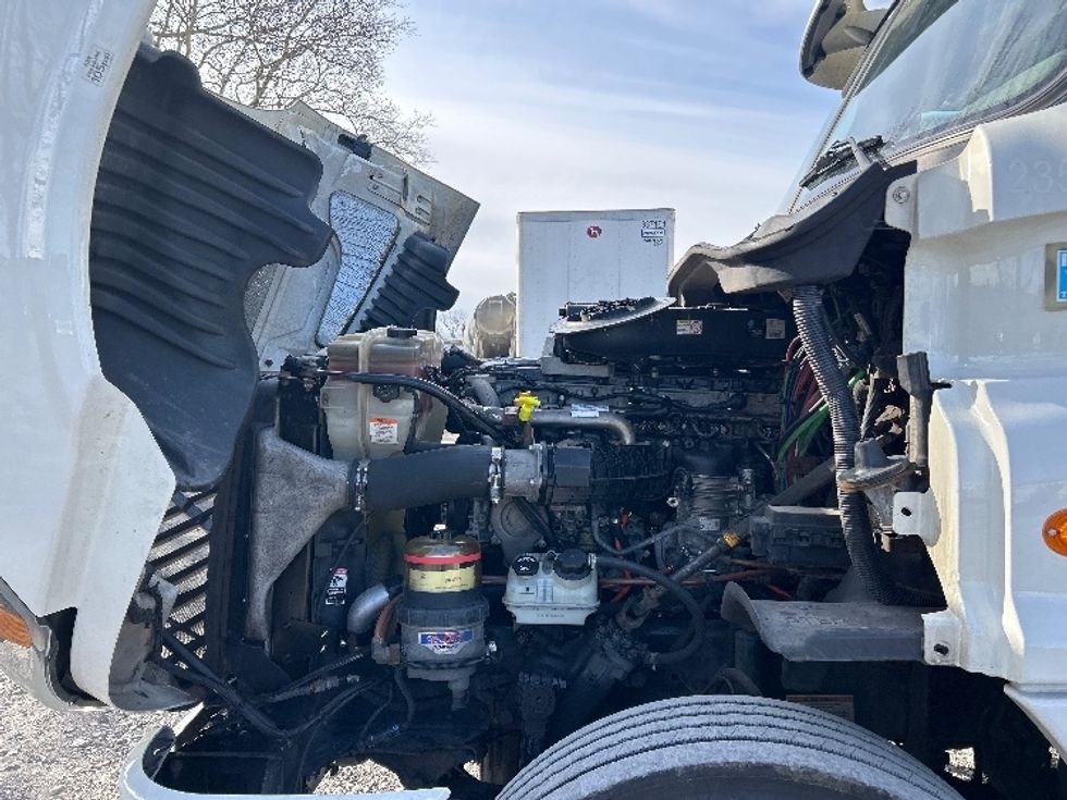 Day Cab Tractor-Heavy Duty Tractors-Freightliner-2019-Cascadia 12564ST-Cleona-PA-489,298\n\t\tmiles-$ 33,000 - Image 16