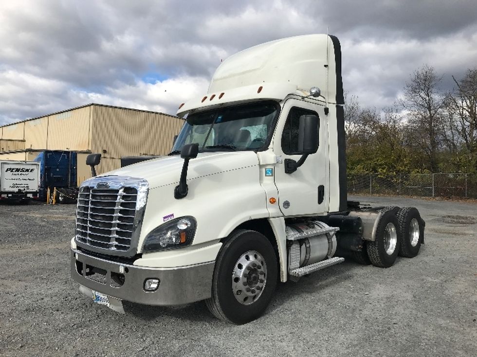 Day Cab Tractor-Heavy Duty Tractors-Freightliner-2019-Cascadia 12564ST-Cleona-PA-518,859\n\t\tmiles-$ 30,750 - Image 3