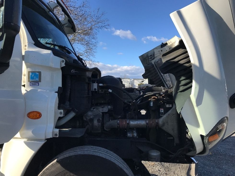 Day Cab Tractor-Heavy Duty Tractors-Freightliner-2019-Cascadia 12564ST-Cleona-PA-520,452\n\t\tmiles-$ 30,500 - Image 15