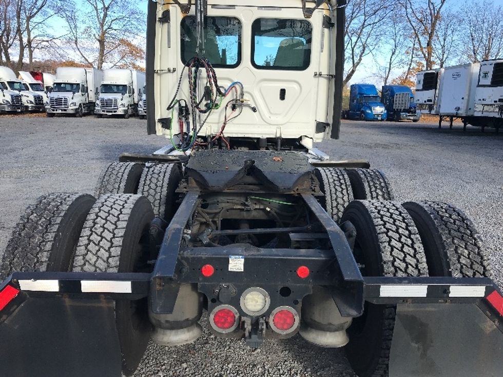Day Cab Tractor-Heavy Duty Tractors-Freightliner-2019-Cascadia 12564ST-Cleona-PA-520,452\n\t\tmiles-$ 30,500 - Image 6