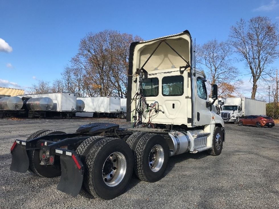 Day Cab Tractor-Heavy Duty Tractors-Freightliner-2019-Cascadia 12564ST-Cleona-PA-520,452\n\t\tmiles-$ 30,500 - Image 7