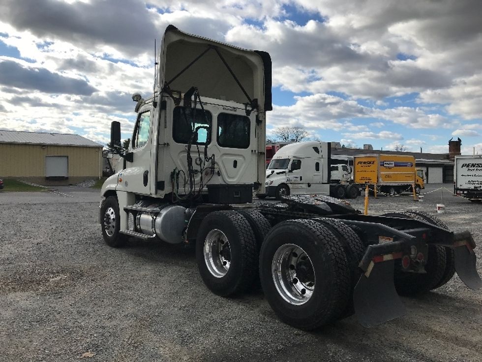 Day Cab Tractor-Heavy Duty Tractors-Freightliner-2019-Cascadia 12564ST-Cleona-PA-531,969\n\t\tmiles-$ 29,750 - Image 5