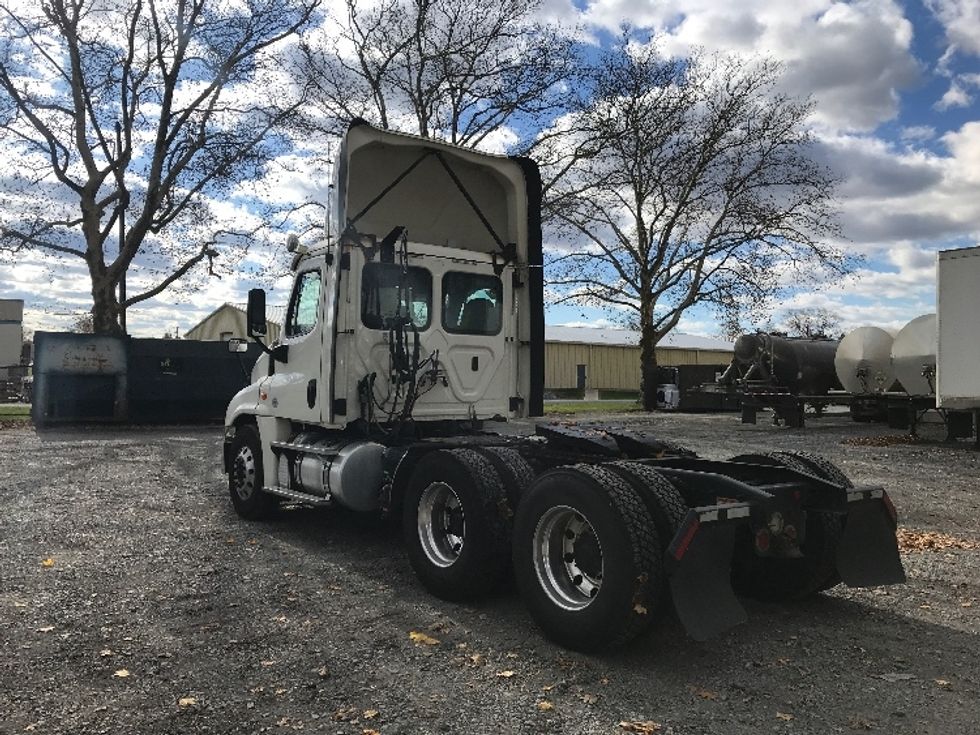 Day Cab Tractor-Heavy Duty Tractors-Freightliner-2019-Cascadia 12564ST-Cleona-PA-536,670\n\t\tmiles-$ 29,250 - Image 5