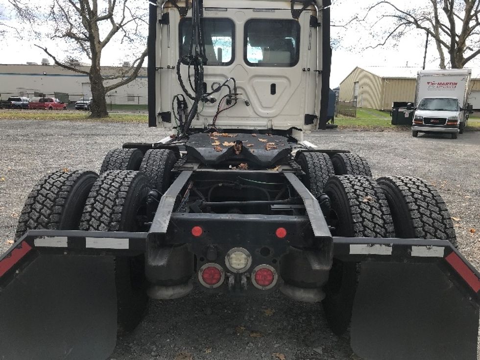 Day Cab Tractor-Heavy Duty Tractors-Freightliner-2019-Cascadia 12564ST-Cleona-PA-536,670\n\t\tmiles-$ 29,250 - Image 6