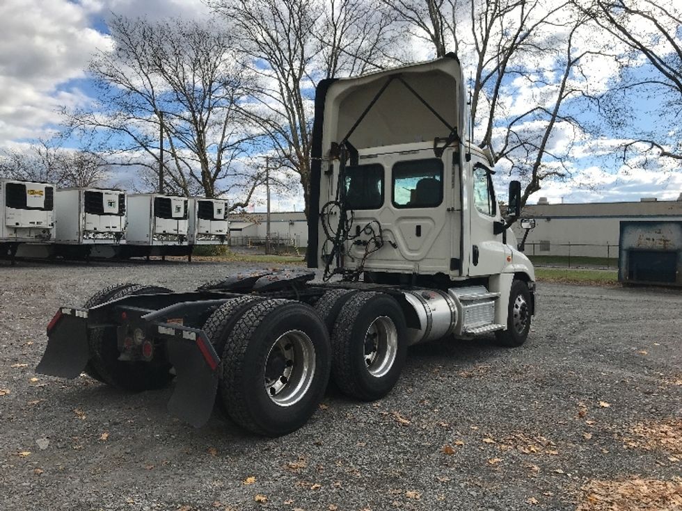 Day Cab Tractor-Heavy Duty Tractors-Freightliner-2019-Cascadia 12564ST-Cleona-PA-536,670\n\t\tmiles-$ 29,250 - Image 7