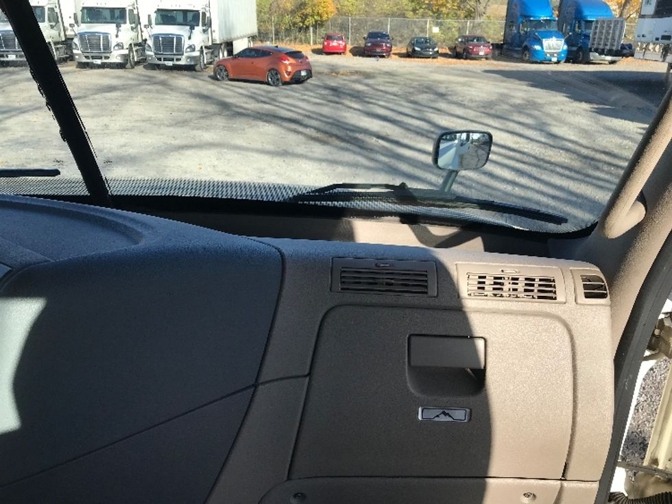 Day Cab Tractor-Heavy Duty Tractors-Freightliner-2019-Cascadia 12564ST-Cleona-PA-539,153\n\t\tmiles-$ 29,000 - Image 13